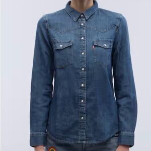 Levi's Women’s Blue Denim Fitted Button Down Shirt with Floral Cuffs Size Medium